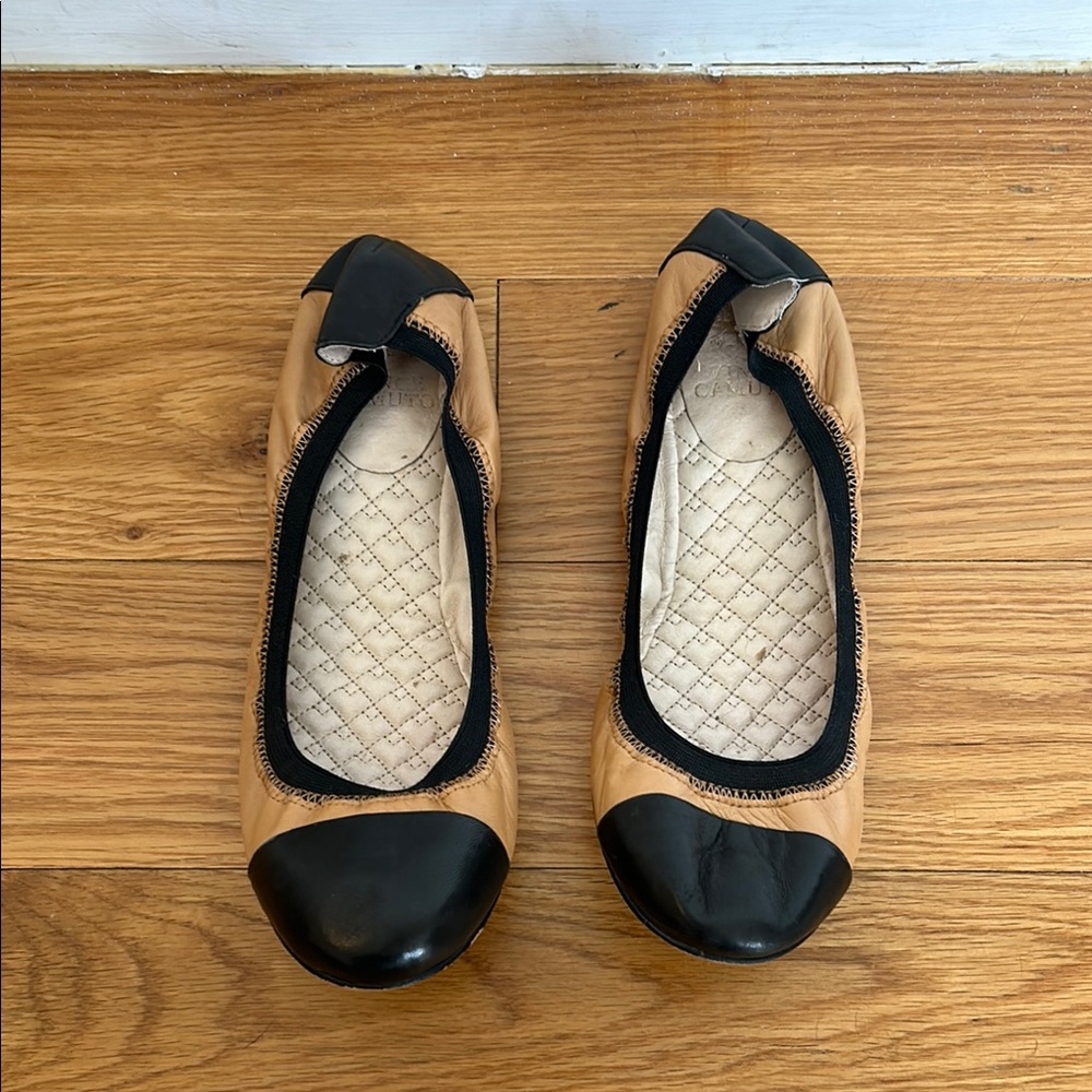 Vince Camuto Tan / Black Ballet Flats